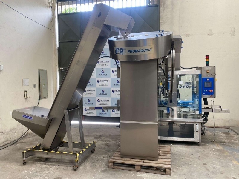 TAMPADORA E ROSQUEADORA DE VÁLVULA AUTOMÁTICA - PROMÁQUINA